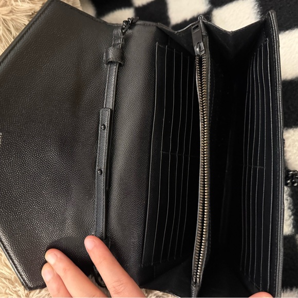 Saint Laurent Groan De Poudre monogram medium Cassandre wallet on chain so black - Picture 10 of 10